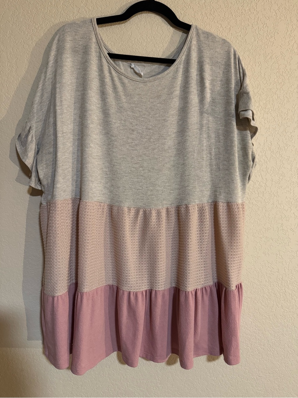 Relaxed Tiered Colorblock Short Sleeve Blouse - Gray & Pink